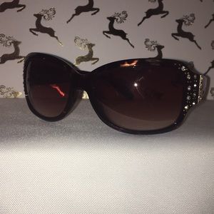 Black animal print sunglasses.